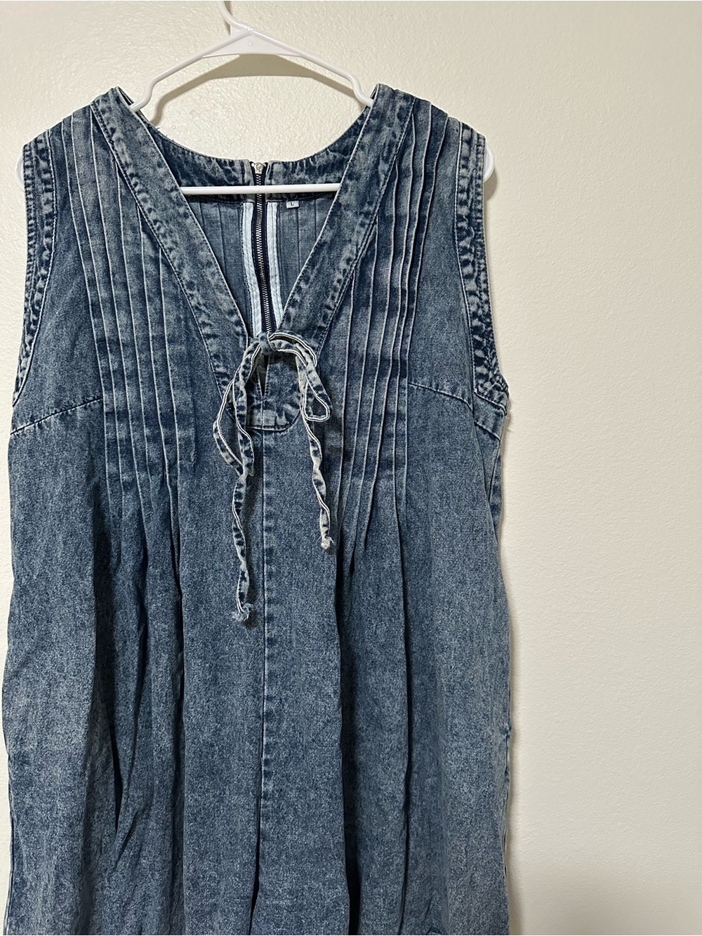 Sleeveless Pleated Tie Front Washed Denim Romper Jumpsuit - Picture 4 of 5